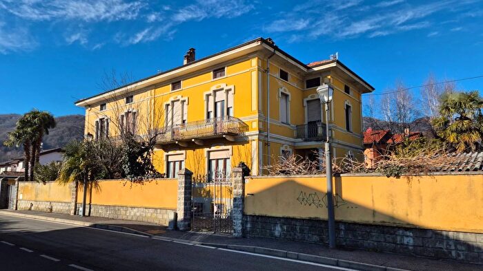 Casa con 6 locali in vendita in Via San Bernardo in Verzura Borgosesia Vercelli, Borgosesia