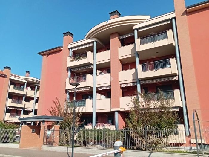 Appartamento bilocale in affitto in Via Piave, Semicentro Isola, Corbetta