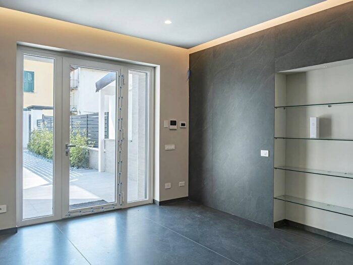 Casa con 5 locali in affitto in Via Tarvisio, Maggiolina, Milano