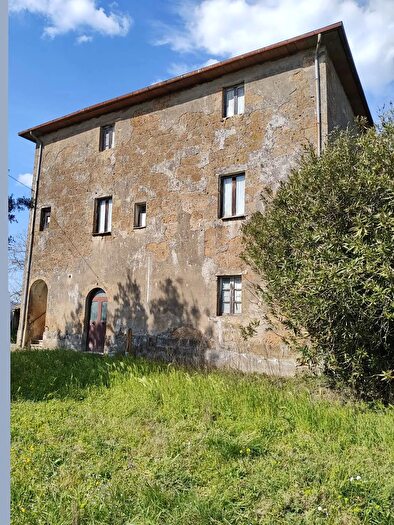 Casa con 6 locali in affitto in Pitigliano