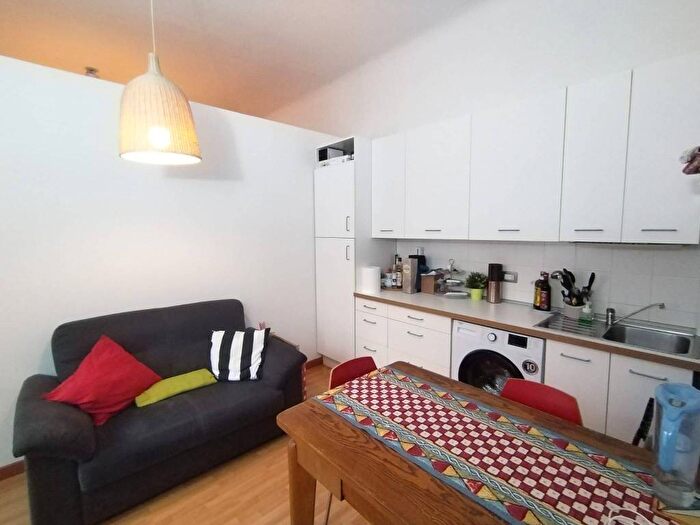 Appartamento bilocale in affitto in Via Nino Oxilia, Pasteur, Milano