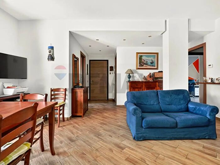 Appartamento trilocale in vendita in Via Savona Bis, Busto Arsizio