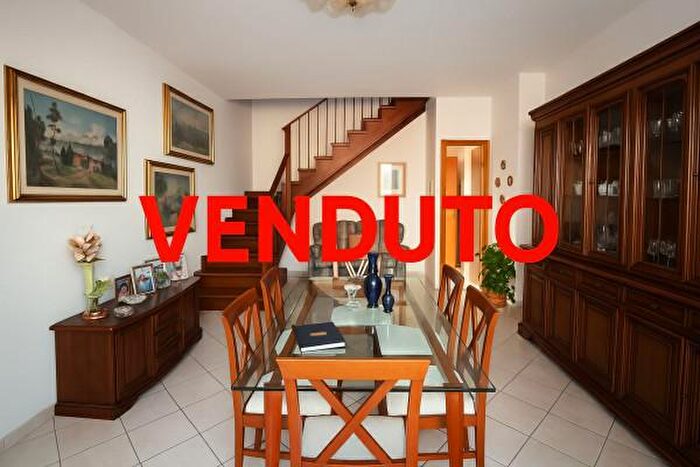 Appartamento con 6 locali in vendita in Via Pantiere, Castelbellino