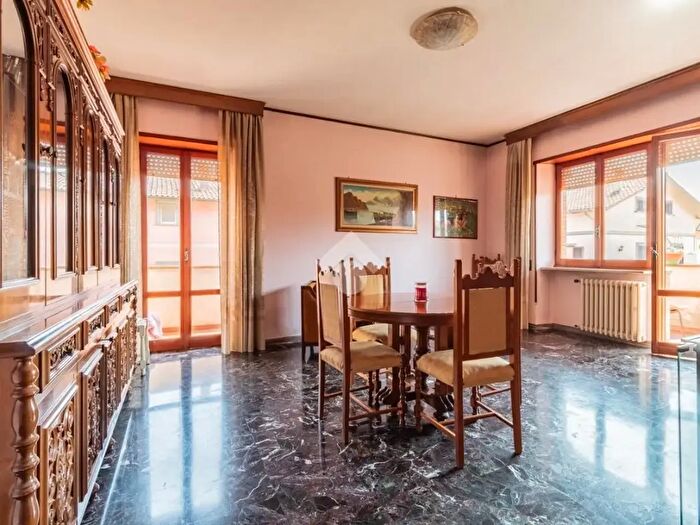 Appartamento con 6 locali in vendita in Via Giovanni Pascoli, Bassano Romano