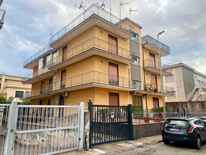 Appartamento quadrilocale in vendita in Via Tommaso Cannizzaro, Giarre