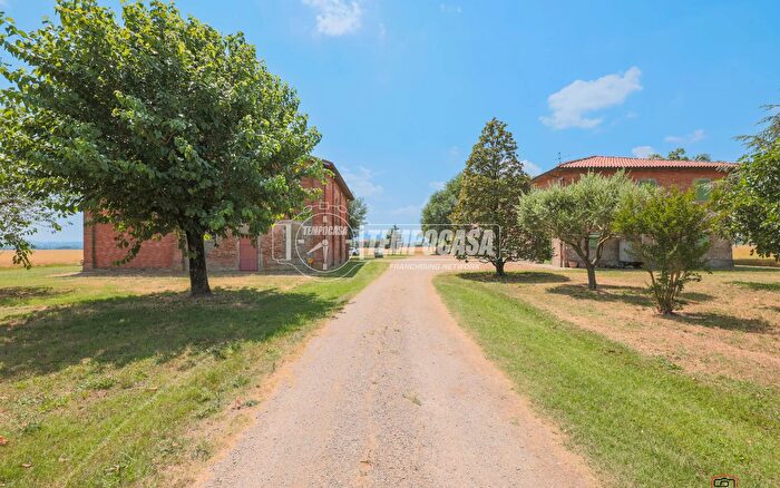 Casa con 7 locali in vendita in Via San Giovanni, Castel San Pietro Terme