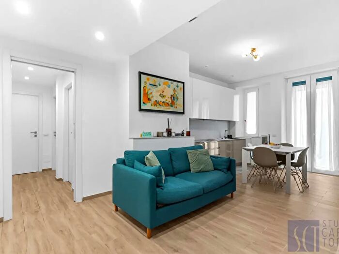 Appartamento trilocale in vendita in Via Carlo Torre, Milano