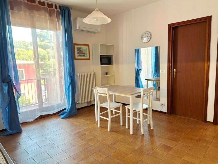 Appartamento monolocale in affitto in Via delle Menegone, Borgo Roma, Verona