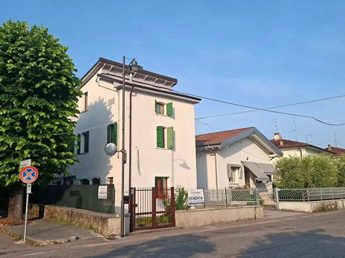 Casa con 5 locali in vendita in Via Chiesa Nuova, Sant'Ambrogio Di Valpolicella