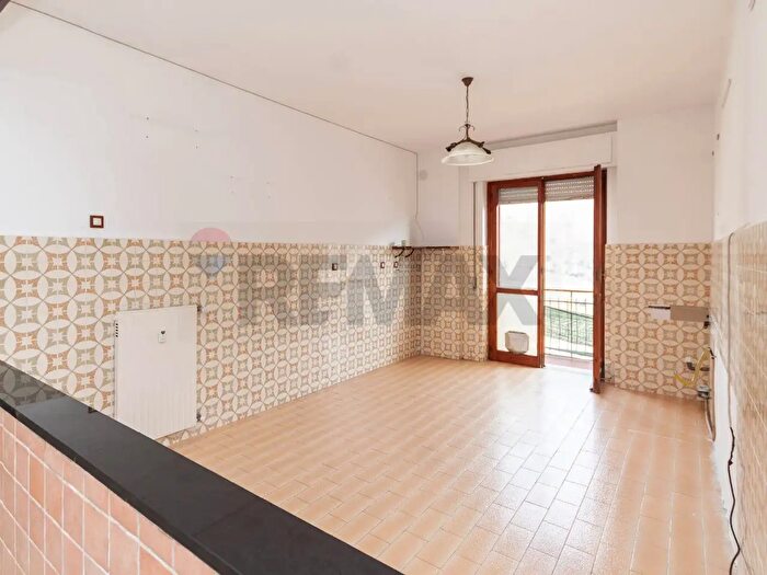 Appartamento con 5 locali in vendita in Via IV Novembre, Ronco Scrivia