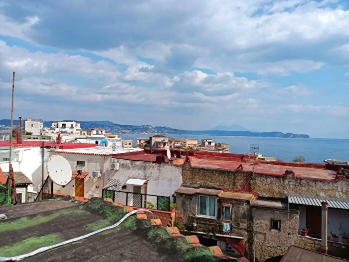 Appartamento trilocale in vendita in Via Stendhal, Bacoli