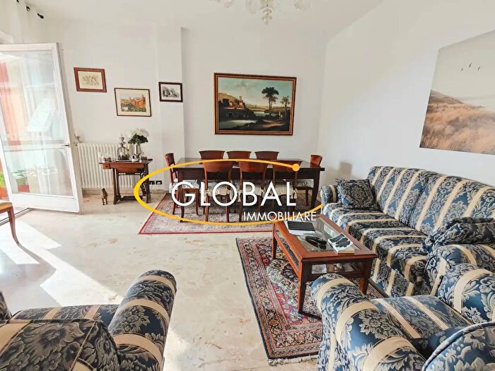 Appartamento con 5 locali in vendita in Via Panoramica, Ancona