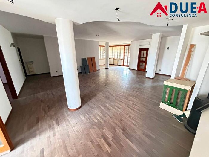 Appartamento quadrilocale in affitto in Via Rinascimento, Sant'Arpino