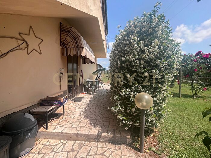 Casa con 9 locali in vendita in Via Case Sparse, Scansano