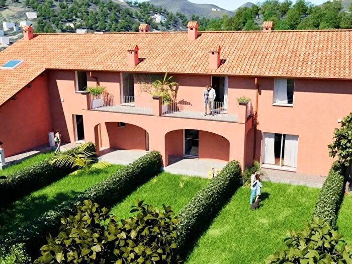 Appartamento con 5 locali in vendita in Via Romitorio, Masone