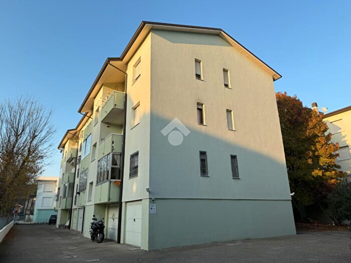 Appartamento trilocale in vendita in Via Platone, Cervia