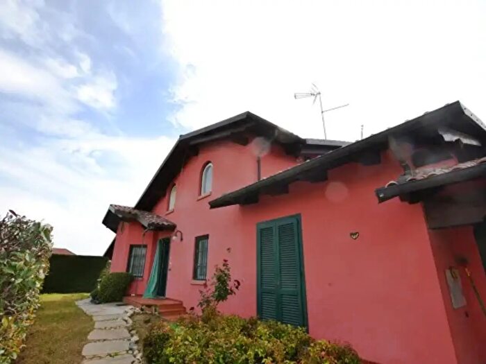 Casa con 6 locali in vendita in Via Roma, Sandigliano
