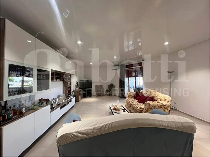 Appartamento con 5 locali in vendita in Viale Scala Greca, Siracusa
