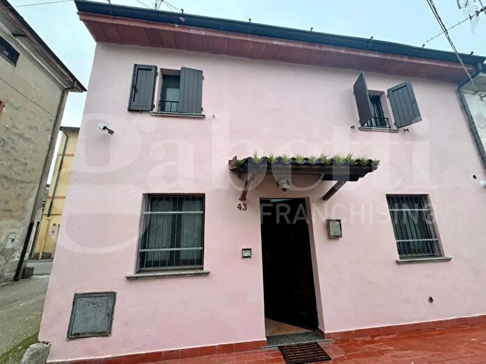 Casa trilocale in vendita in Via Passirano, Cremona