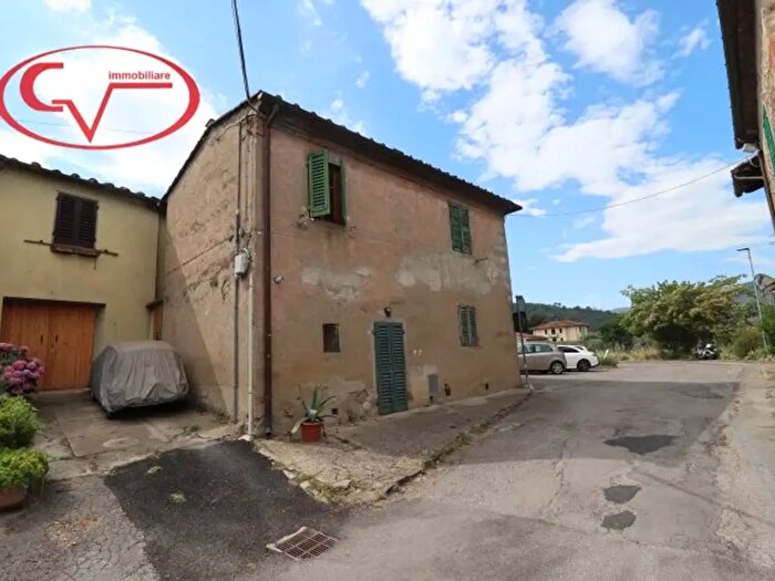 Casa quadrilocale in vendita in Strada di Mercatale Valdarno, Bucine