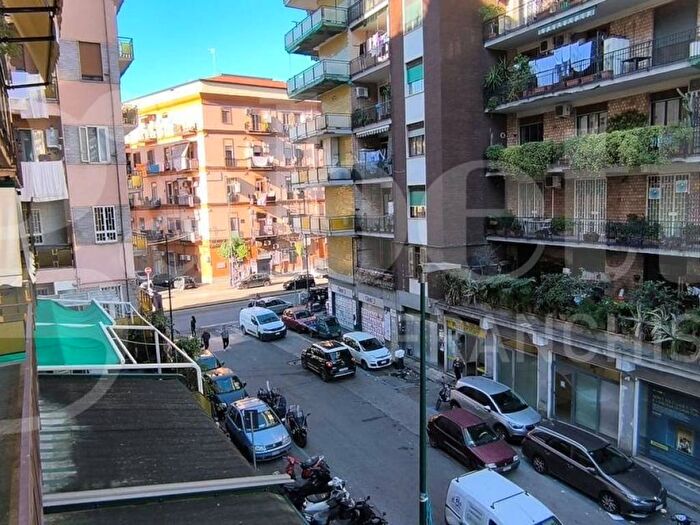 Appartamento trilocale in affitto in Via Federico Persico, Arenaccia, Napoli