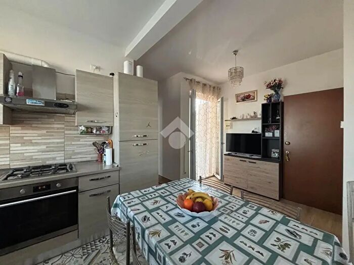 Appartamento trilocale in vendita in Via Cristoforo Colombo, Pineto