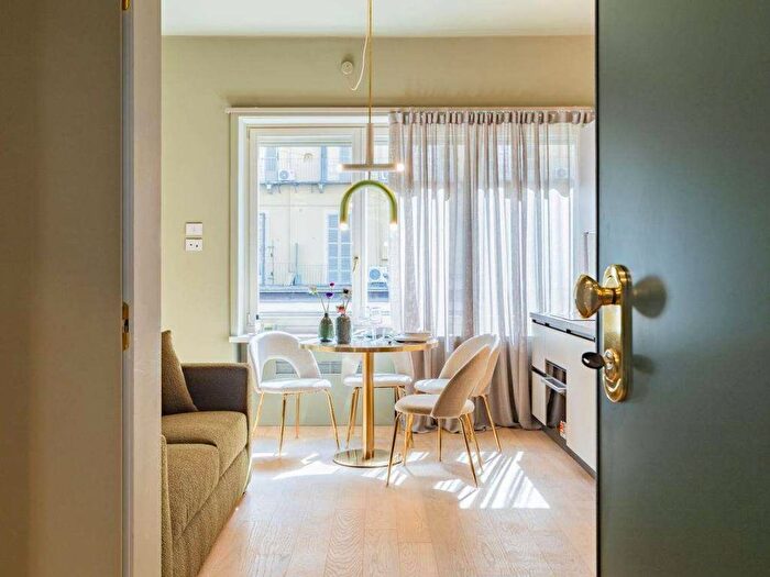 Appartamento monolocale in affitto in via VOLTA, Via Roma, Torino