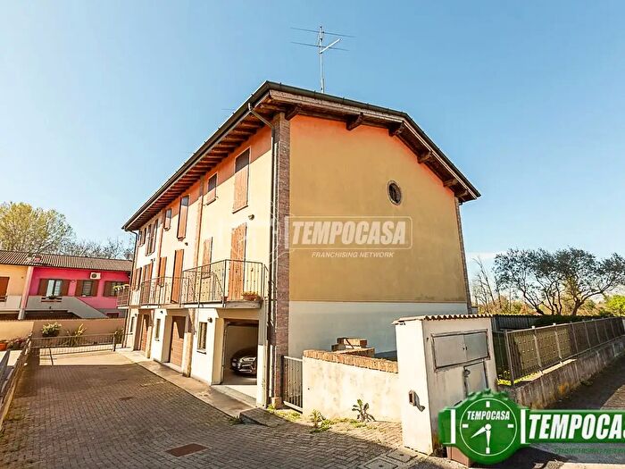 Casa quadrilocale in vendita in Vicolo Madre Teresa di Calcutta, Ripalta Arpina