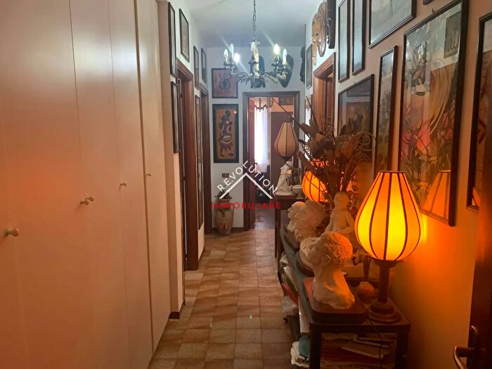 Appartamento con 6 locali in vendita in Via dellUnità dItalia, Marsciano