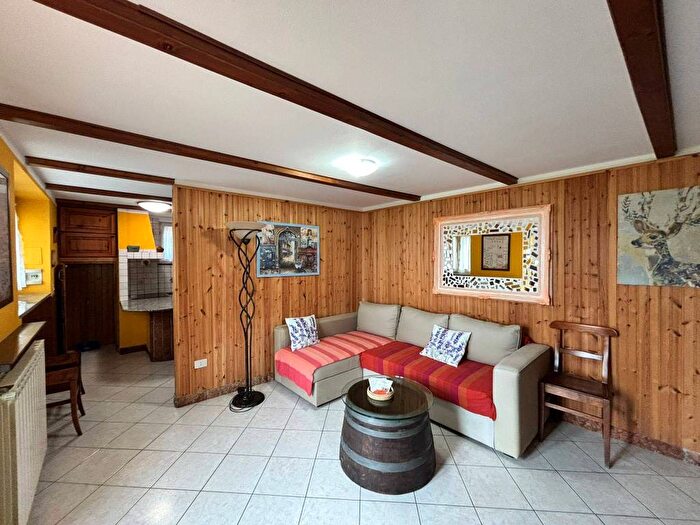 Casa quadrilocale in affitto in Via Battibò, Canelli