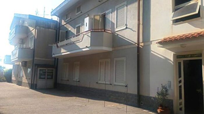 Appartamento quadrilocale in vendita in Via Basso Casale, Roccavaldina