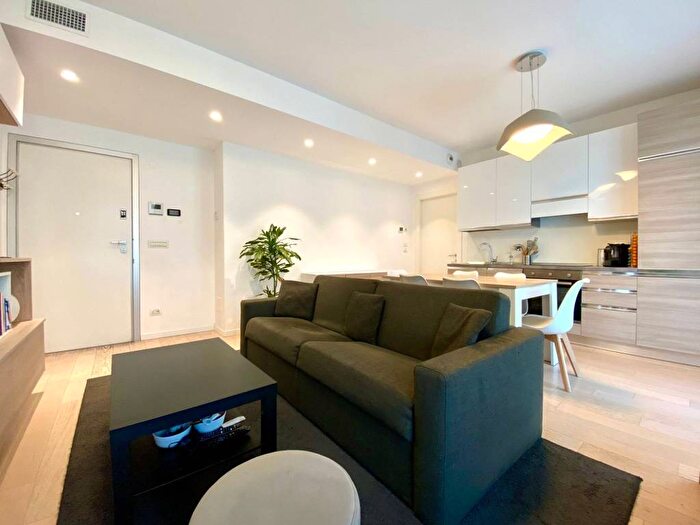 Appartamento bilocale in affitto in Via Carlo Torre, Navigli Darsena, Milano