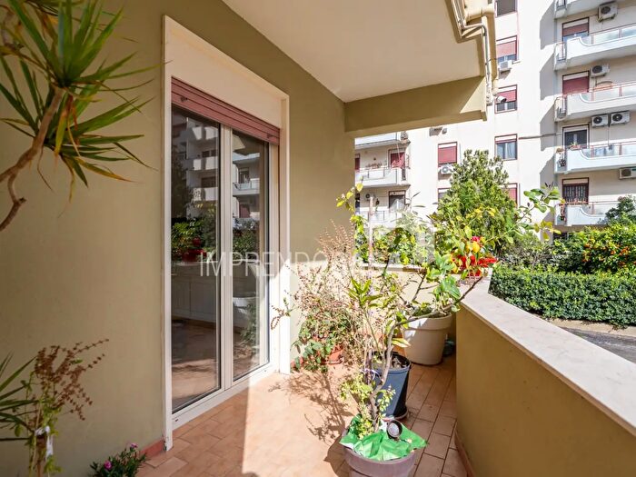 Appartamento quadrilocale in vendita in Via Camillo Camilliani, Palermo