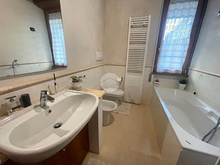 Appartamento trilocale in vendita in Via Martiri della Libertà, Ospitaletto