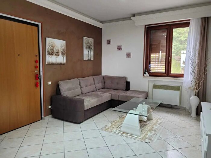 Appartamento trilocale in vendita in Via San Donato, Giffoni Sei Casali