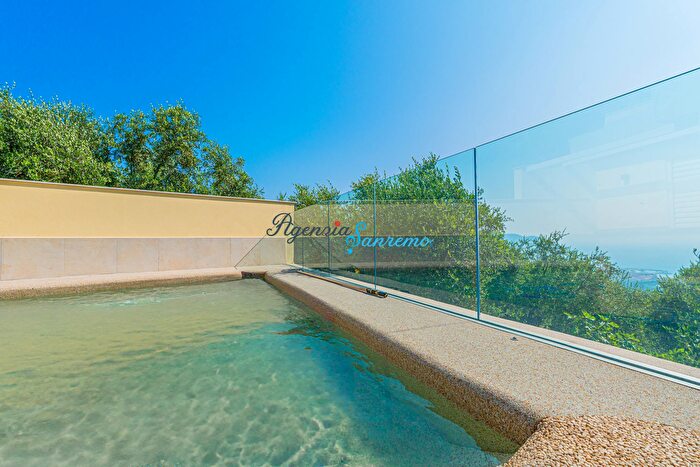 Casa quadrilocale in vendita in Diano Marina