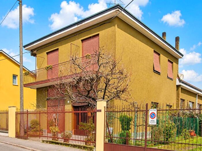 Casa con 6 locali in vendita in Via Vittorio Veneto, Centro, Muggiò