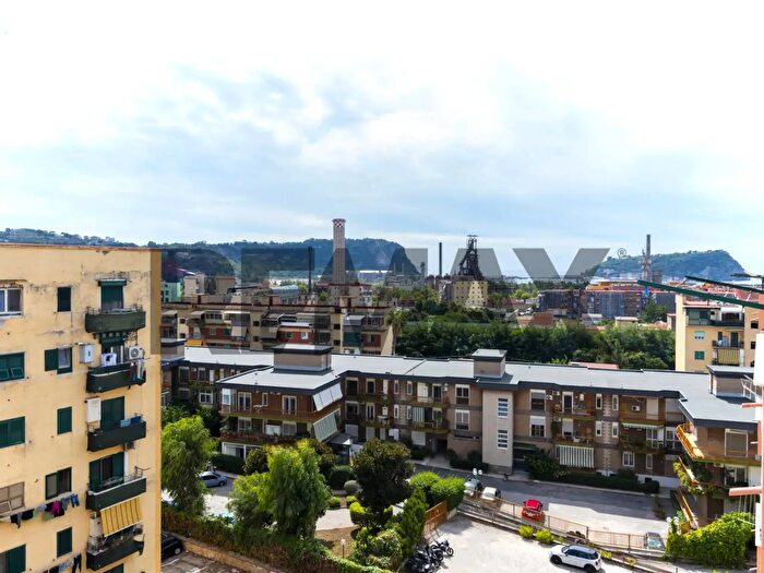 Appartamento quadrilocale in vendita in Via Antonio Beccadelli, Napoli