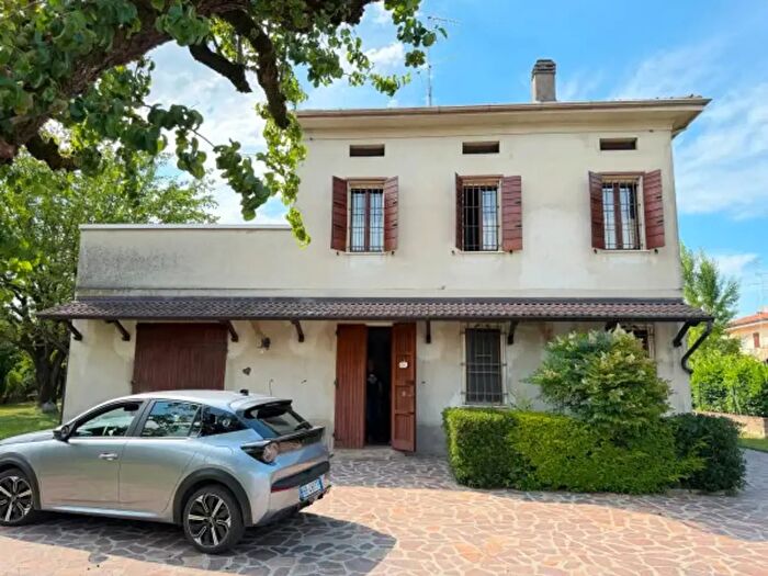 Casa con 6 locali in vendita in Viale Papa Giovanni XXIII, Gonzaga