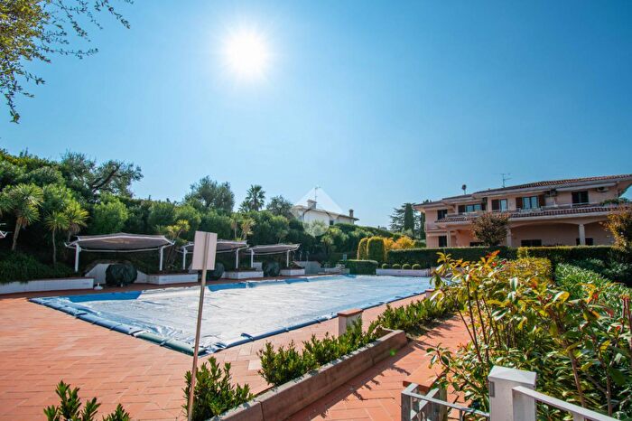 Appartamento bilocale in vendita in Via Repubblica, Manerba Del Garda