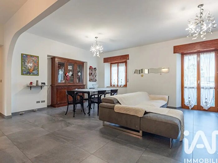 Appartamento con 6 locali in vendita in Via Solferino, Castelfidardo