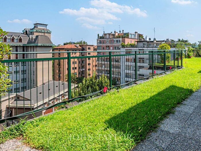 Casa con 5 locali in affitto in Via Michelangelo Buonarroti, Amendola Buonarroti, Milano