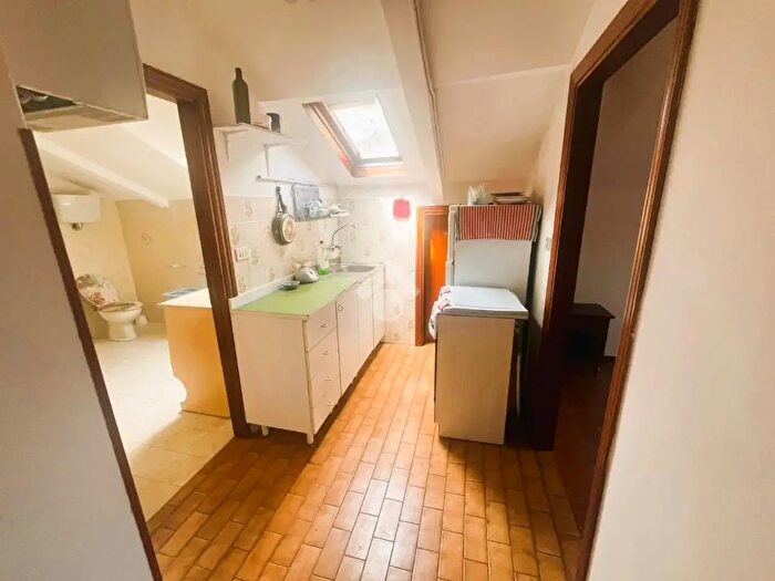 Appartamento trilocale in vendita in Largo Salon De Provence, Gubbio