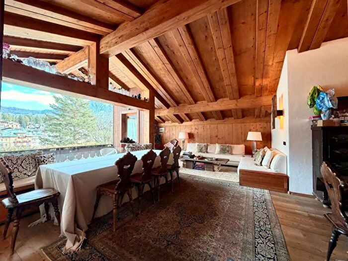 Appartamento con 9 locali in vendita in Corso Italia, Cortina DAmpezzo
