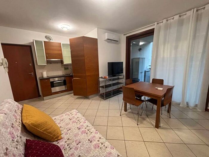 Appartamento bilocale in affitto in Via Cesare Battisti, Seriate