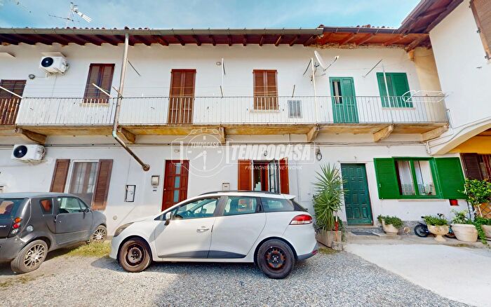 Appartamento bilocale in vendita in Via Cascina Caviana, Verano Brianza