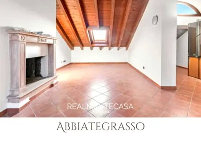 Appartamento trilocale in vendita in Via Milano, Abbiategrasso