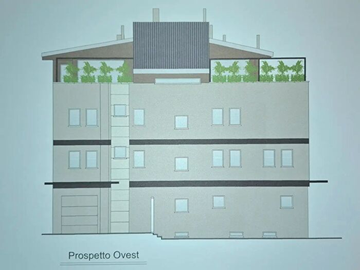 Appartamento con 5 locali in vendita in Viale Regina Margherita, Rovigo