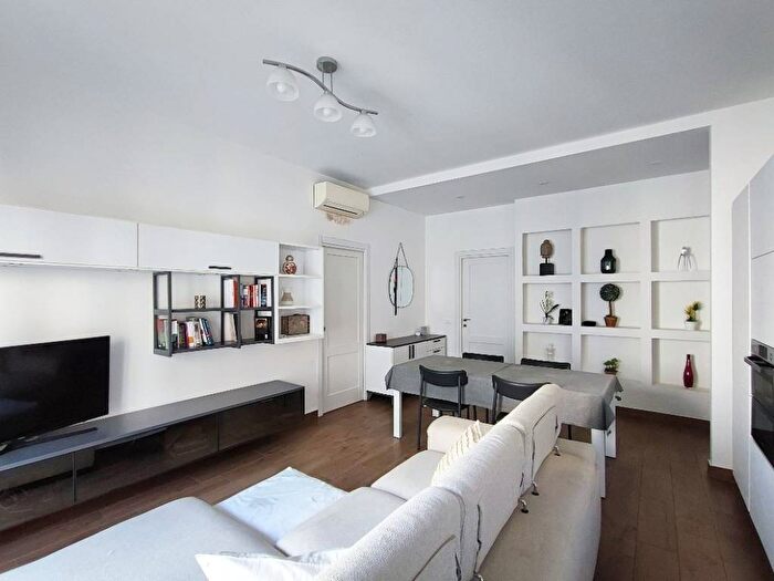 Appartamento bilocale in affitto in Via Melchiorre Gioia, Maggiolina, Milano