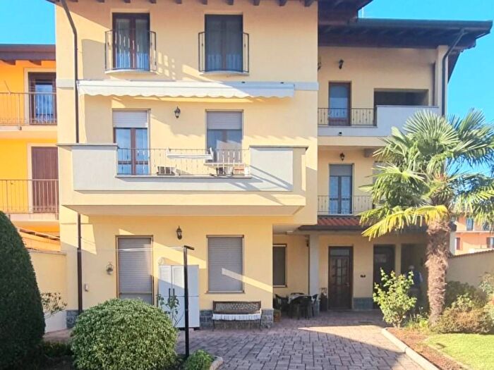 Case in Vendita e in Affitto - 3